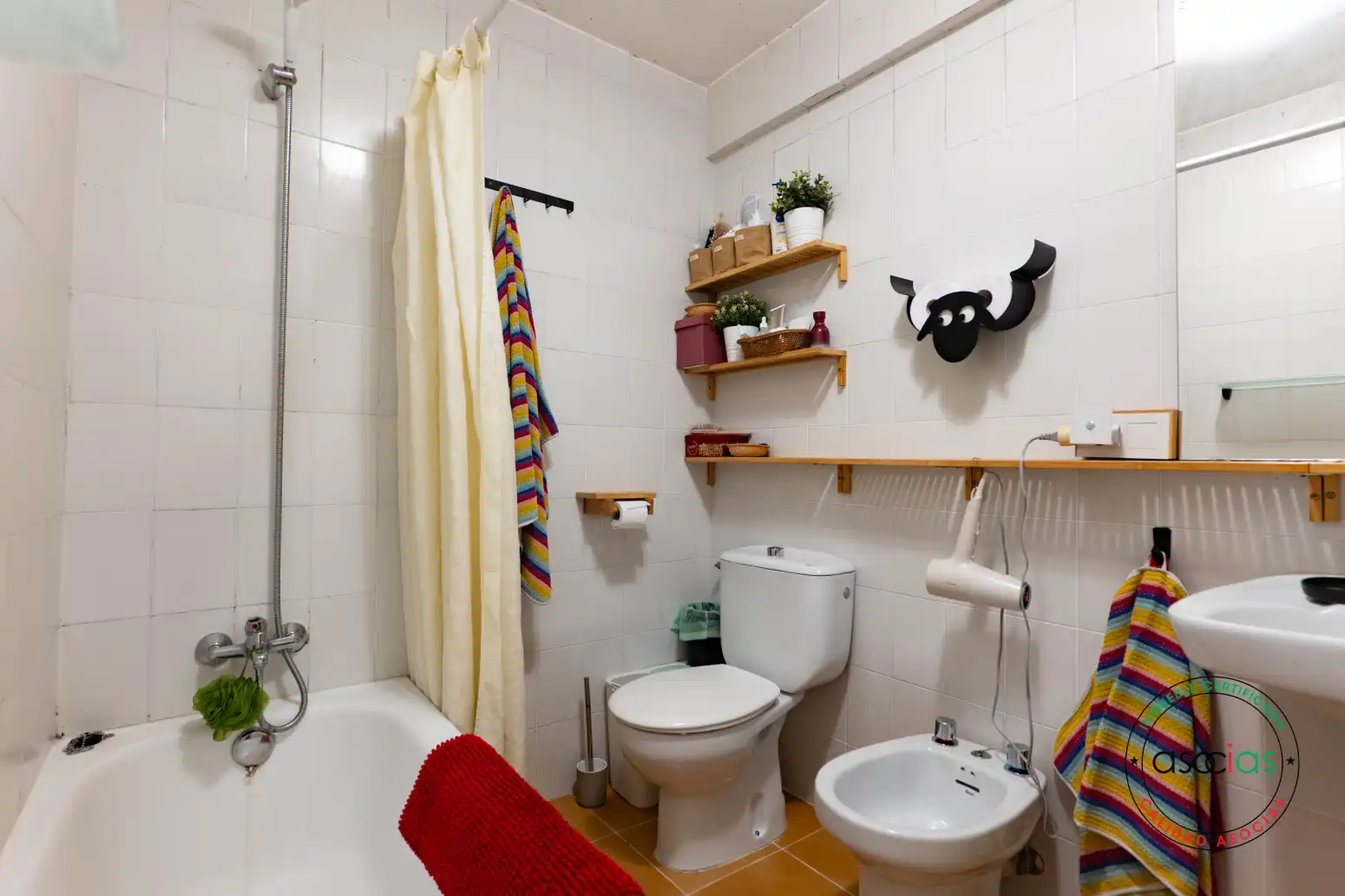 Bany de Casa o xalet en venda en Siero amb Calefacció, Jardí privat i Parquet