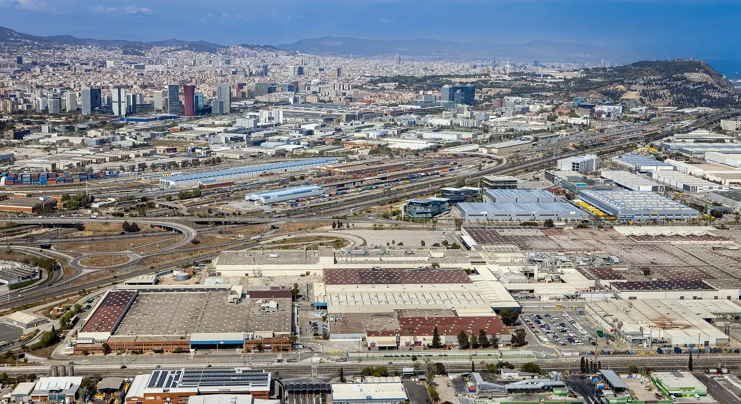 Vista exterior de Nave industrial de alquiler en Castelldefels con Alarma