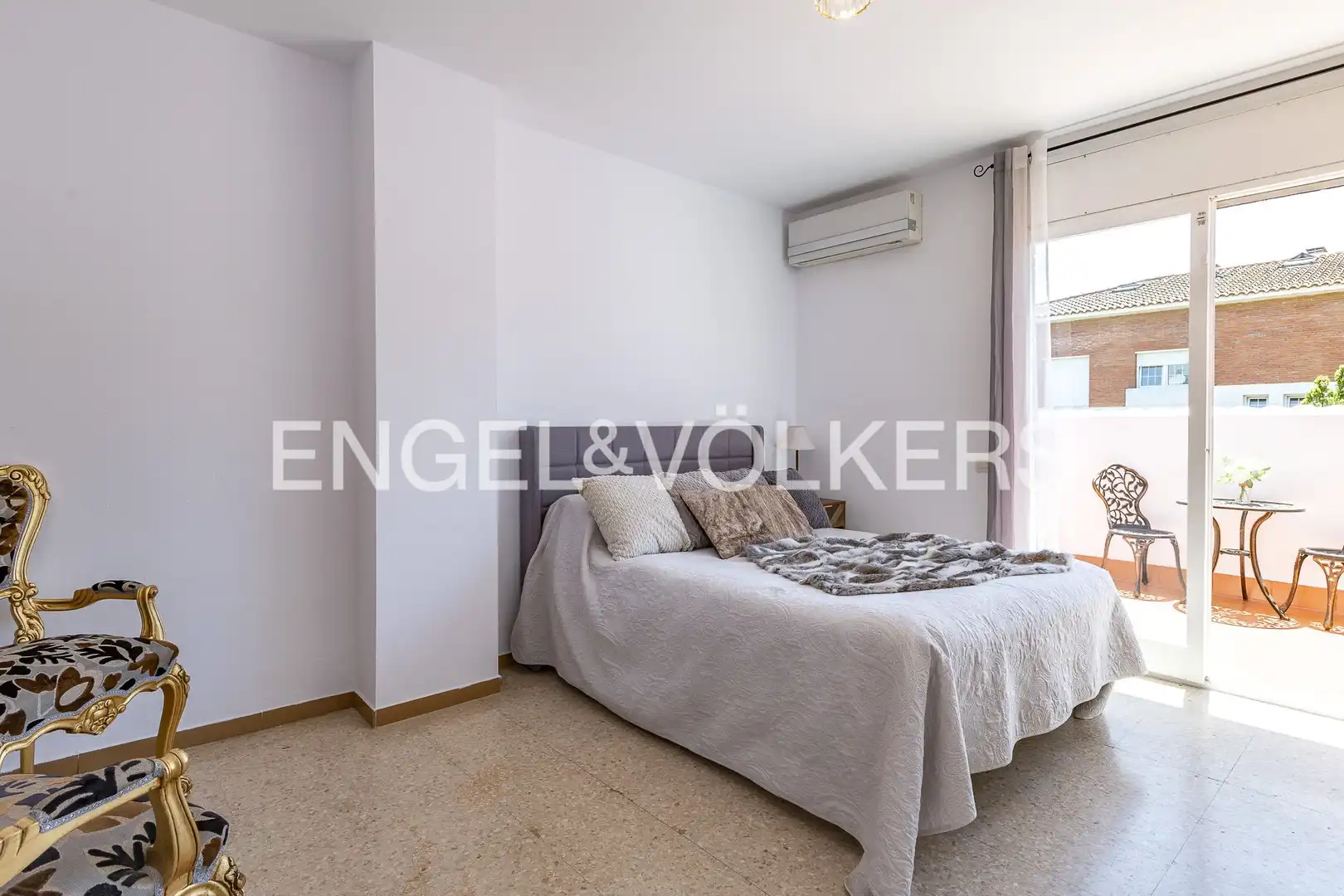 Dormitori de Casa o xalet en venda en Sant Cugat del Vallès amb Aire condicionat, Calefacció i Jardí privat