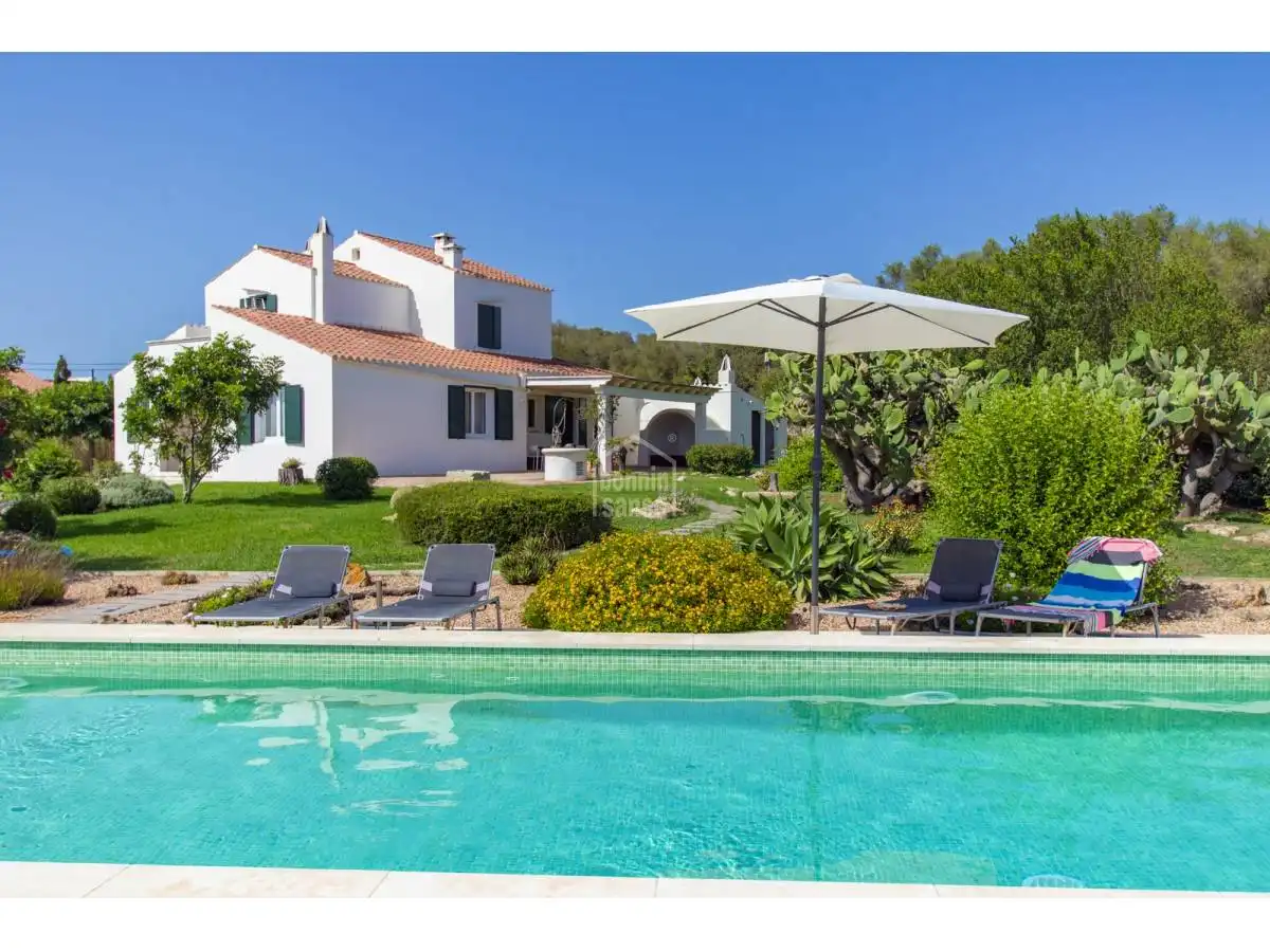 Detached house with pool for sale in Alaior poble