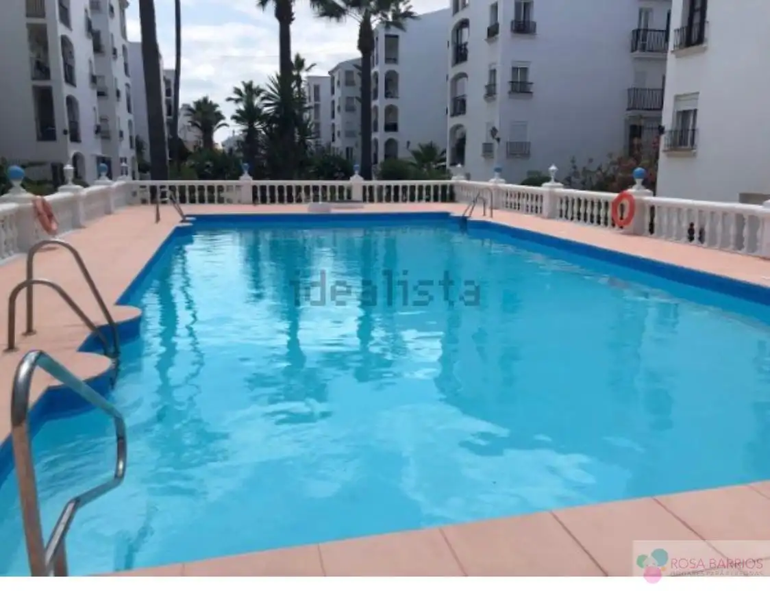 Piso con piscina en venta en San Luis de Sabinillas