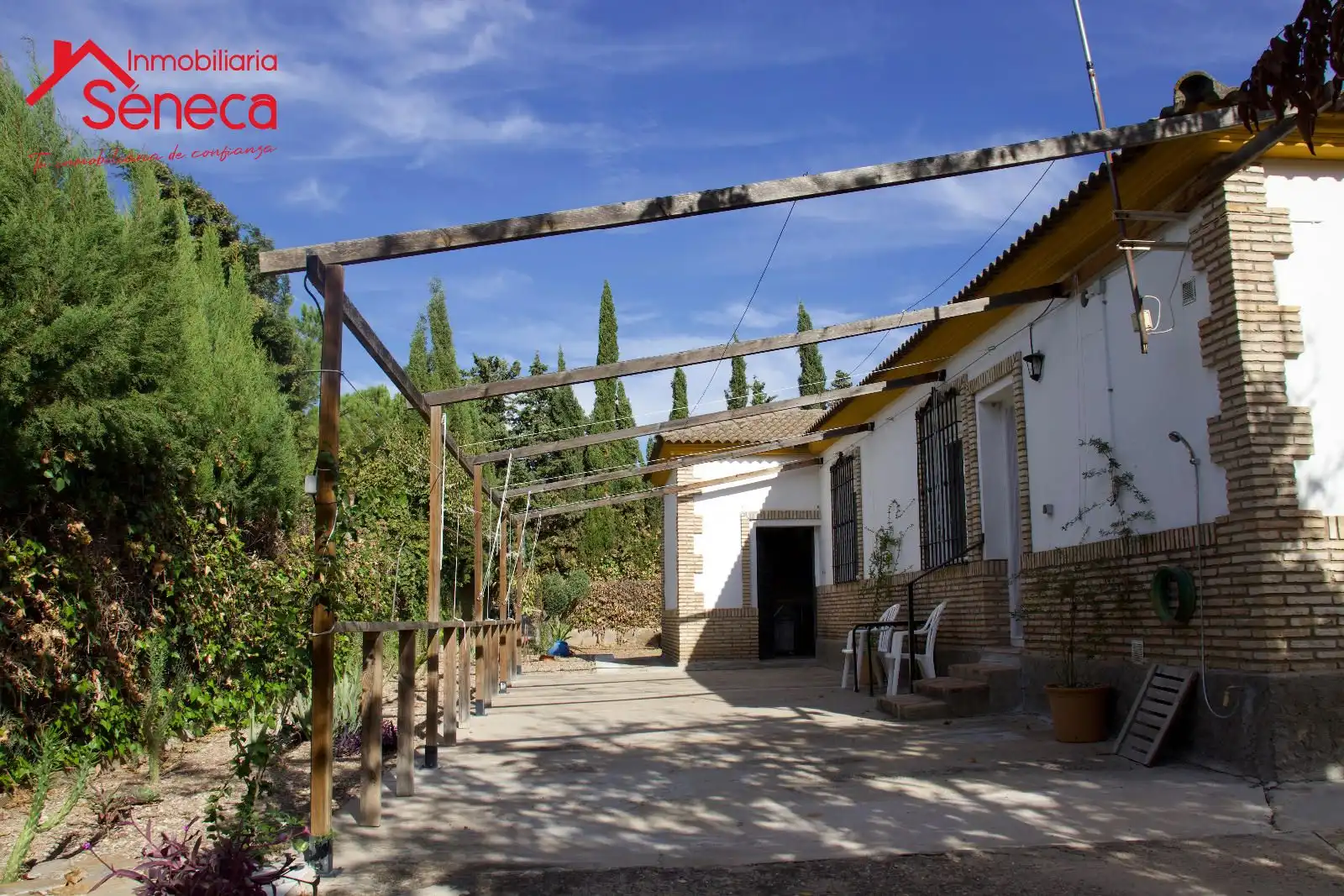 Vista exterior de Casa o xalet en venda en Córdoba amb Aire condicionat, Calefacció i Traster