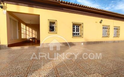 Exterior view of House or chalet for sale in Chiclana de la Frontera