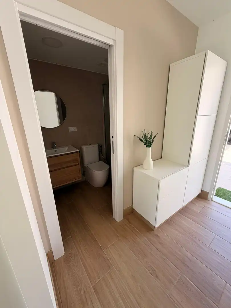 Badezimmer von Einfamilien-Reihenhaus zur Miete in Cullera mit Klimaanlage, Heizung und Terrasse