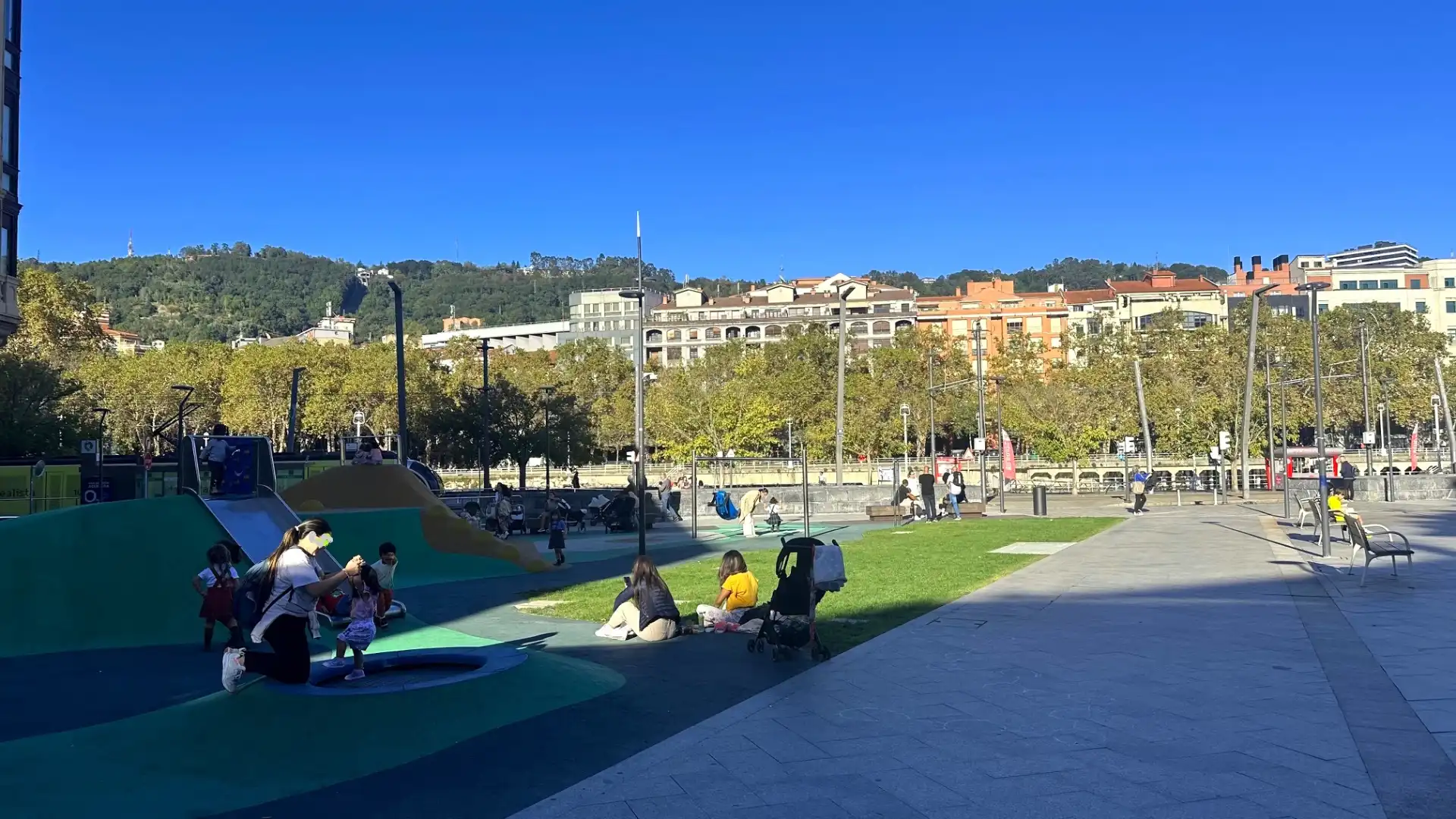 Vista exterior de Pis en venda en Bilbao  amb Calefacció, Traster i Moblat