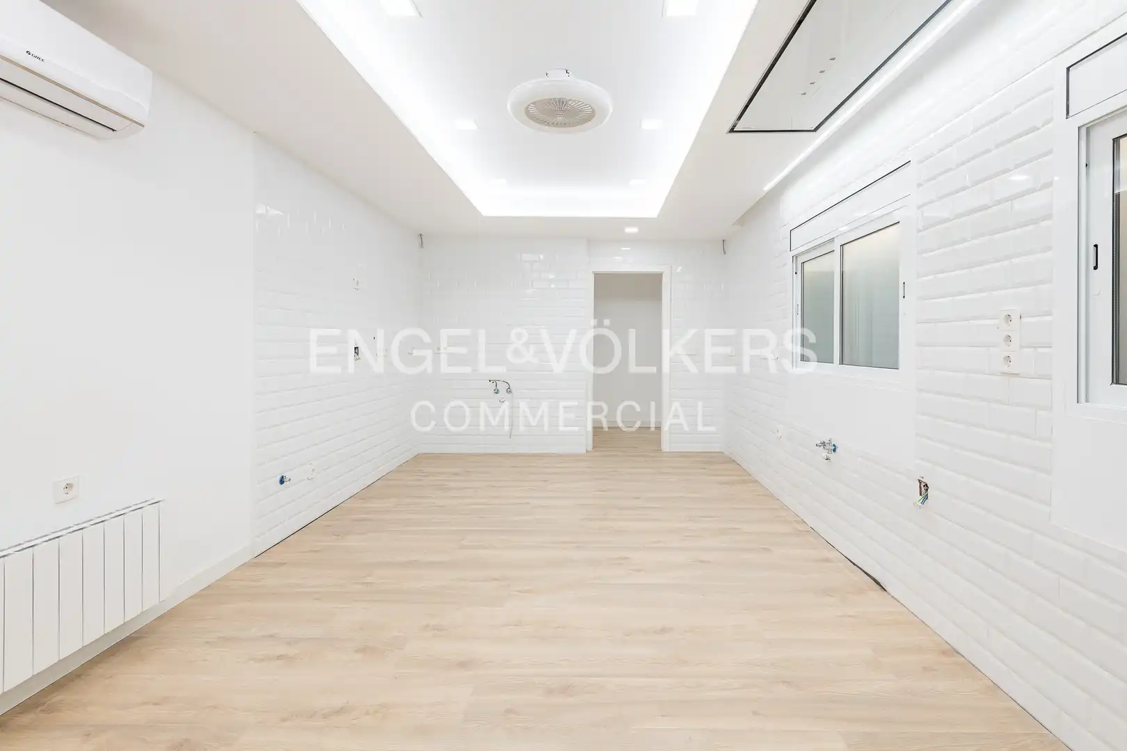 Büro zum Verkauf in Barcelona mit Klimaanlage