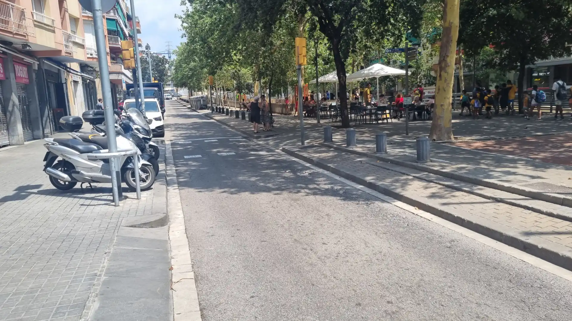 Vista exterior de Garatge en venda en Barcelona