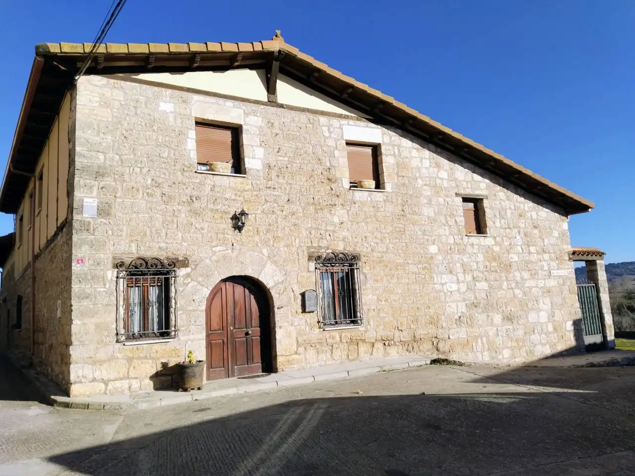 Exterior view of Houses for sale in Mazuela, Burgos
