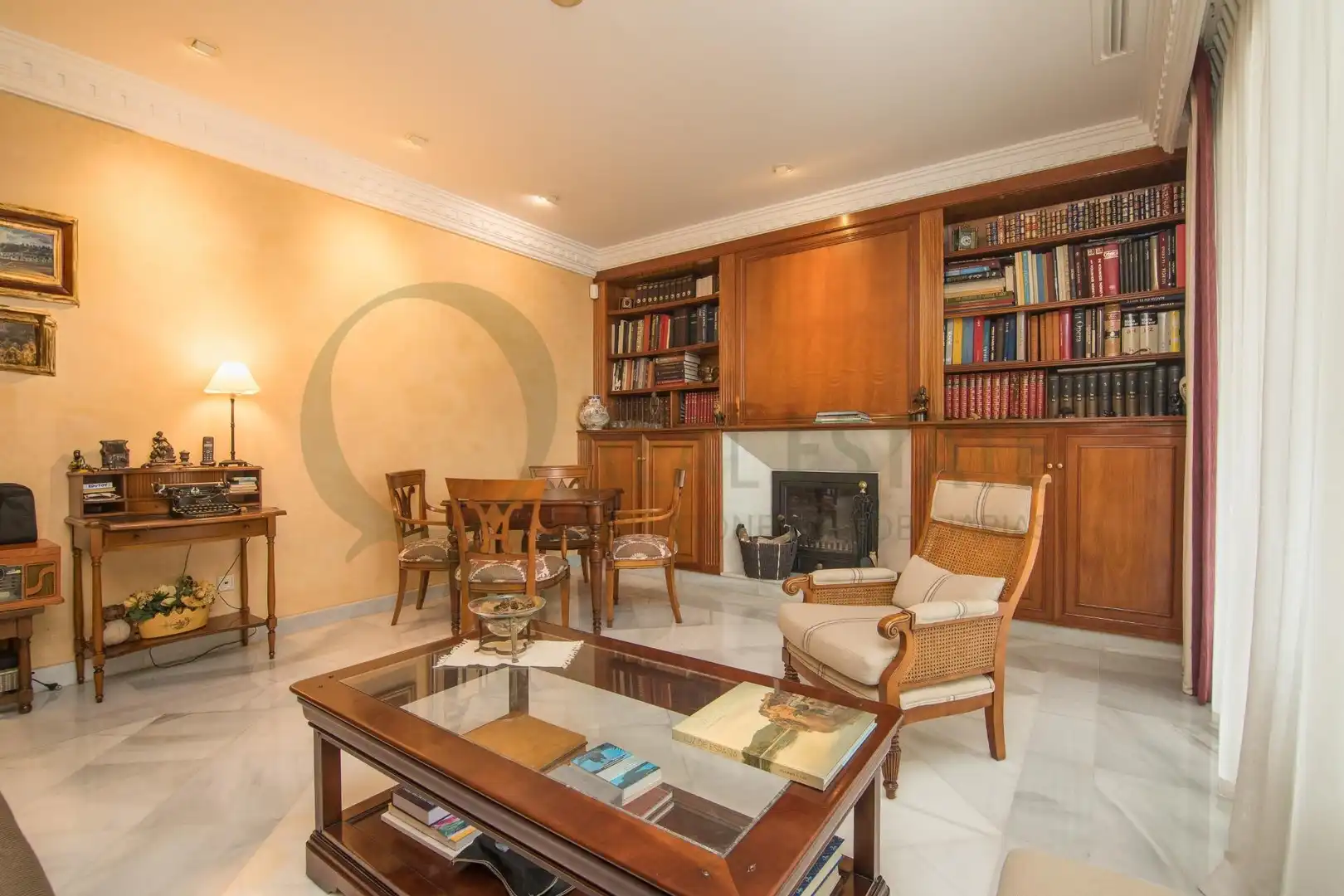 Sala d'estar de Casa o xalet en venda en Alicante / Alacant amb Calefacció, Jardí privat i Terrassa