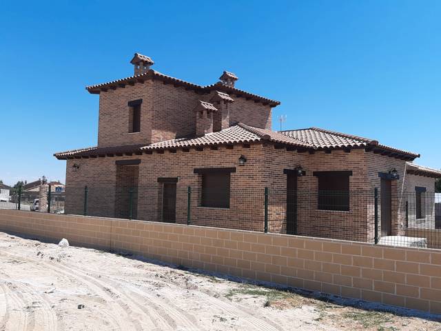 Casa adosada en Venta en El Casar