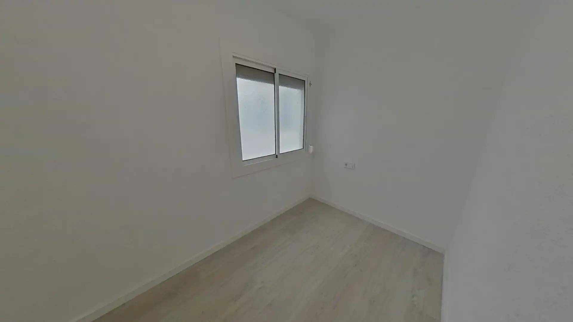 Habitación de Piso en venta en Badalona con Parquet y Horno