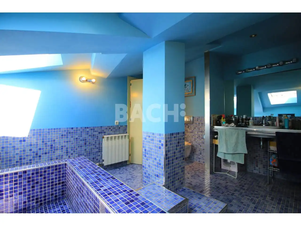 Baño de Ático en venta en Vic con Aire acondicionado, Calefacción y Parquet