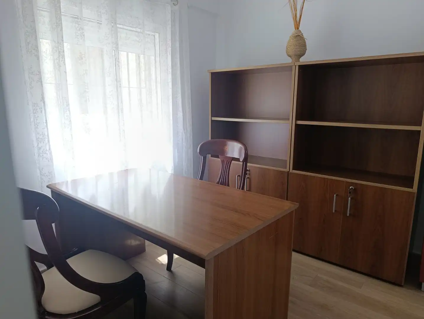 Piso de alquiler en Dos Hermanas con Aire acondicionado, Trastero y Amueblado