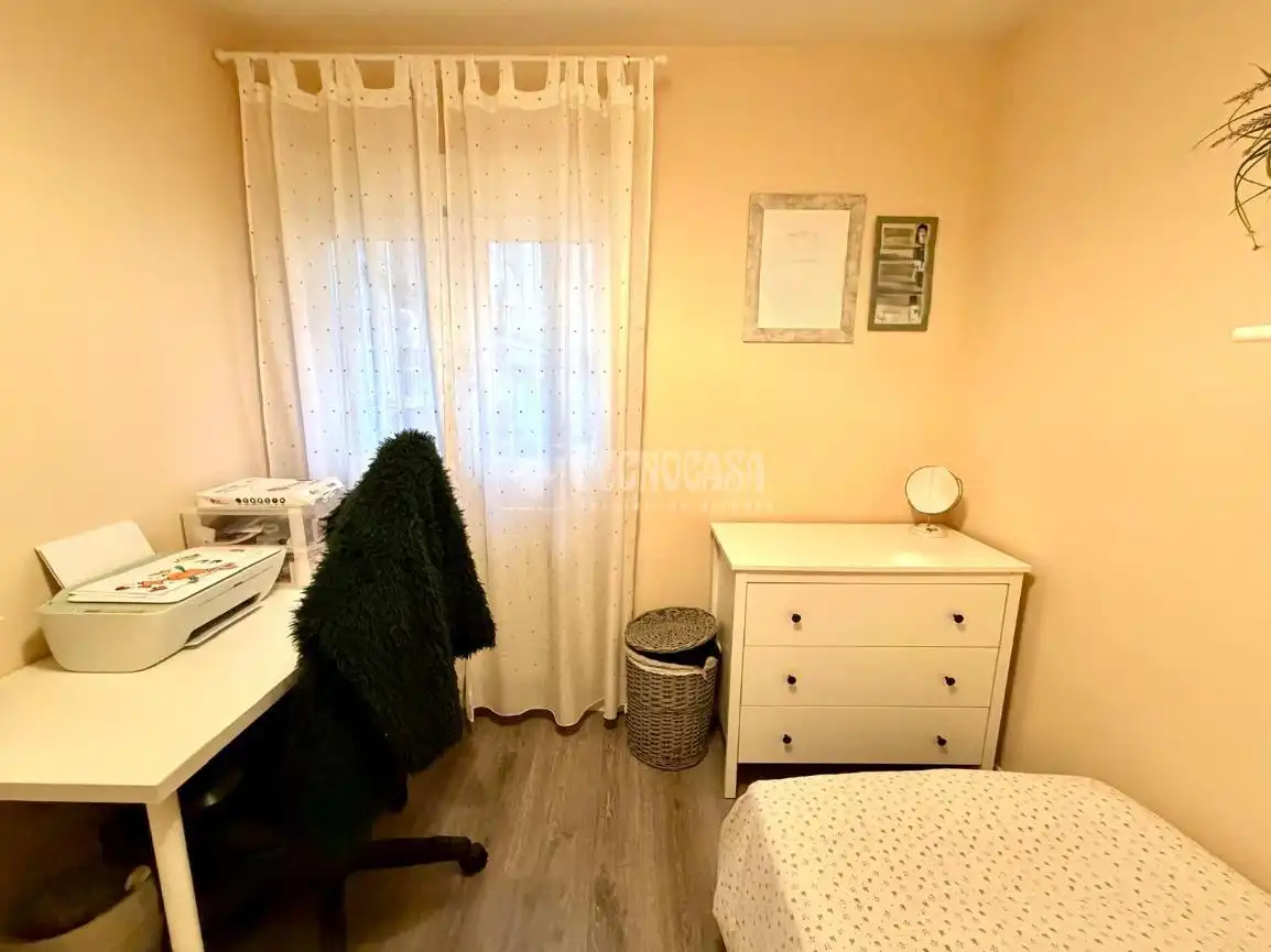 Habitación de Piso en venta en Móstoles con Aire acondicionado, Calefacción y Alarma