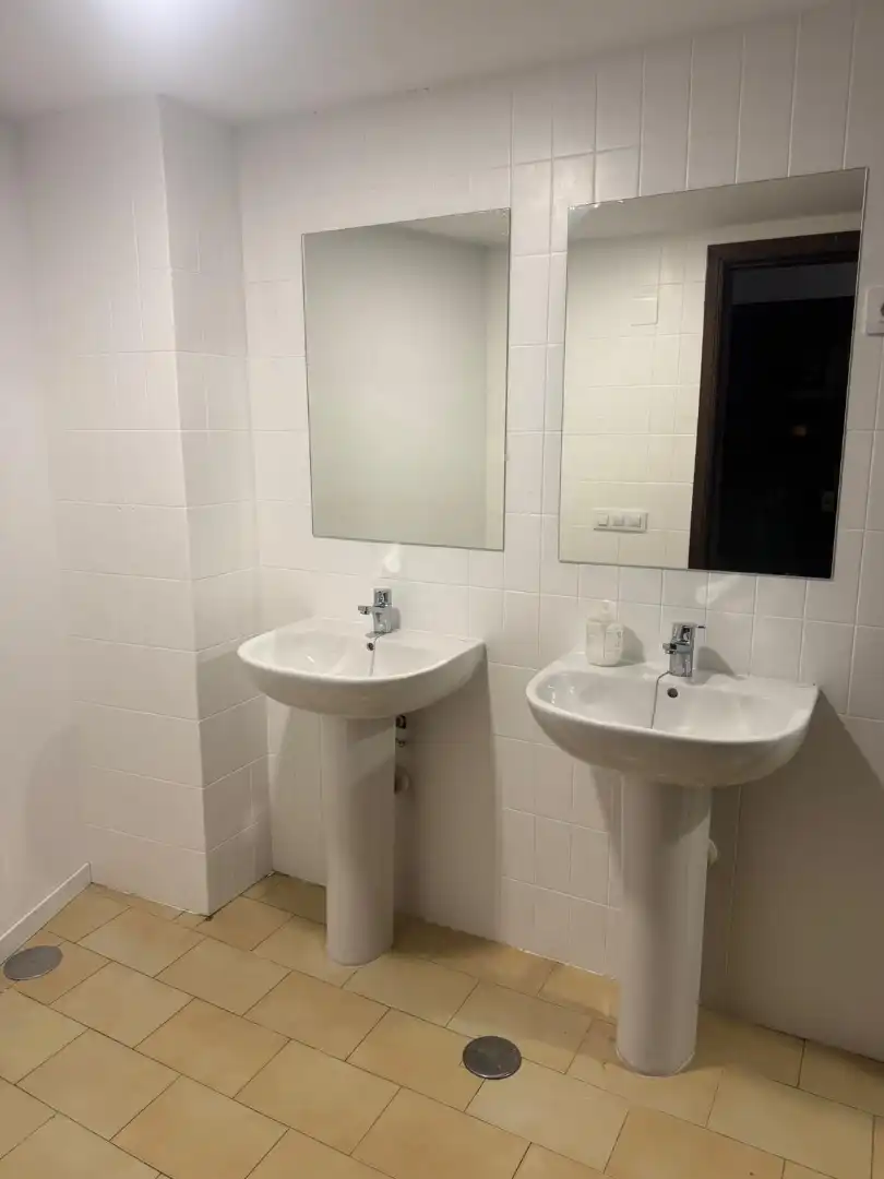 Bany de Oficina de lloguer en Jaén