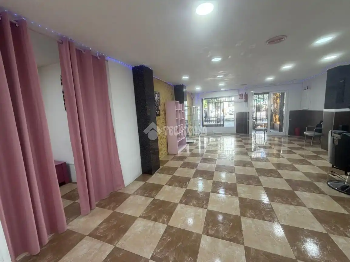 Local en venta en Sevilla con Aire acondicionado y Internet