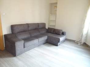 Sala d'estar de Pis de lloguer en Gijón  amb Parquet, Moblat i Rentadora