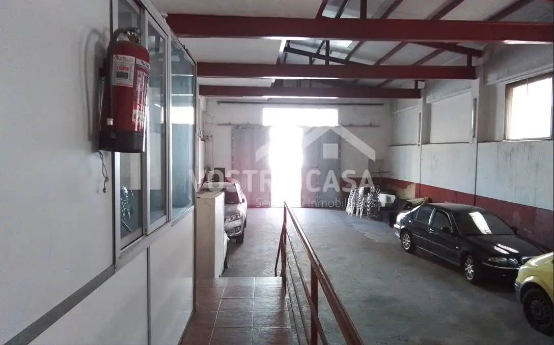 Local en venda en Ayora amb Aire condicionat