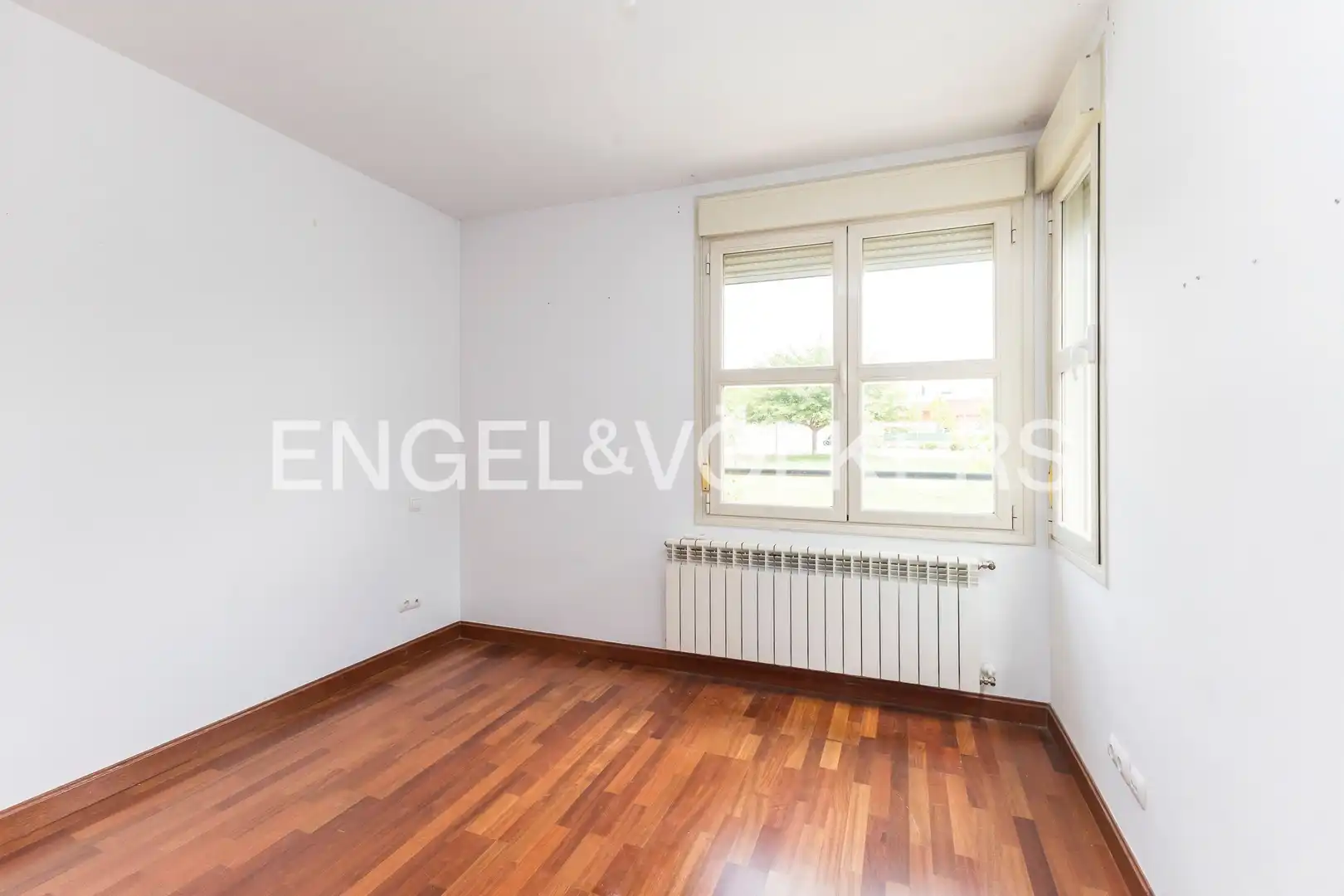 Dining room of Detached homes for sale in Paracuellos de Jarama  with Air Conditioner, Heating and Private garden