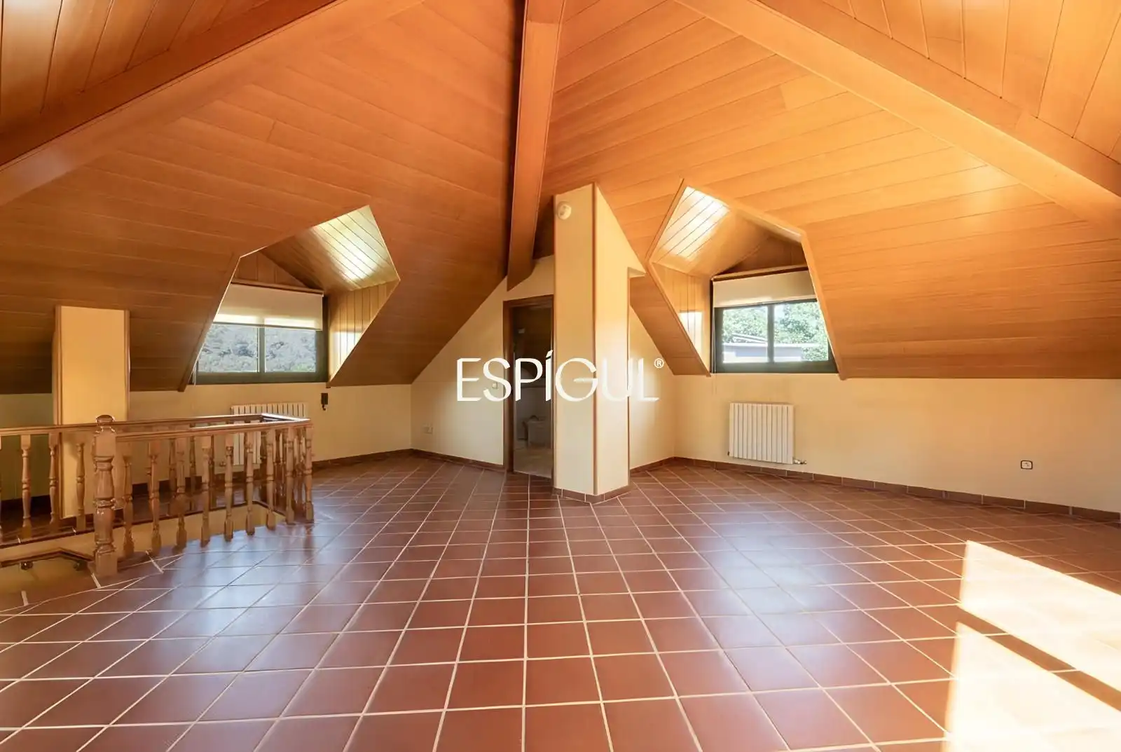 Living room of Houses for sale in Sant Cugat del Vallès  with Air Conditioner, Heating and Storage room
