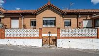 Vista exterior de Casa o xalet en venda en Santillana del Mar amb Terrassa