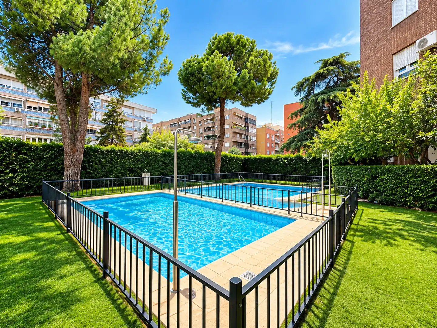 Flat with terrace for sale in Retiro