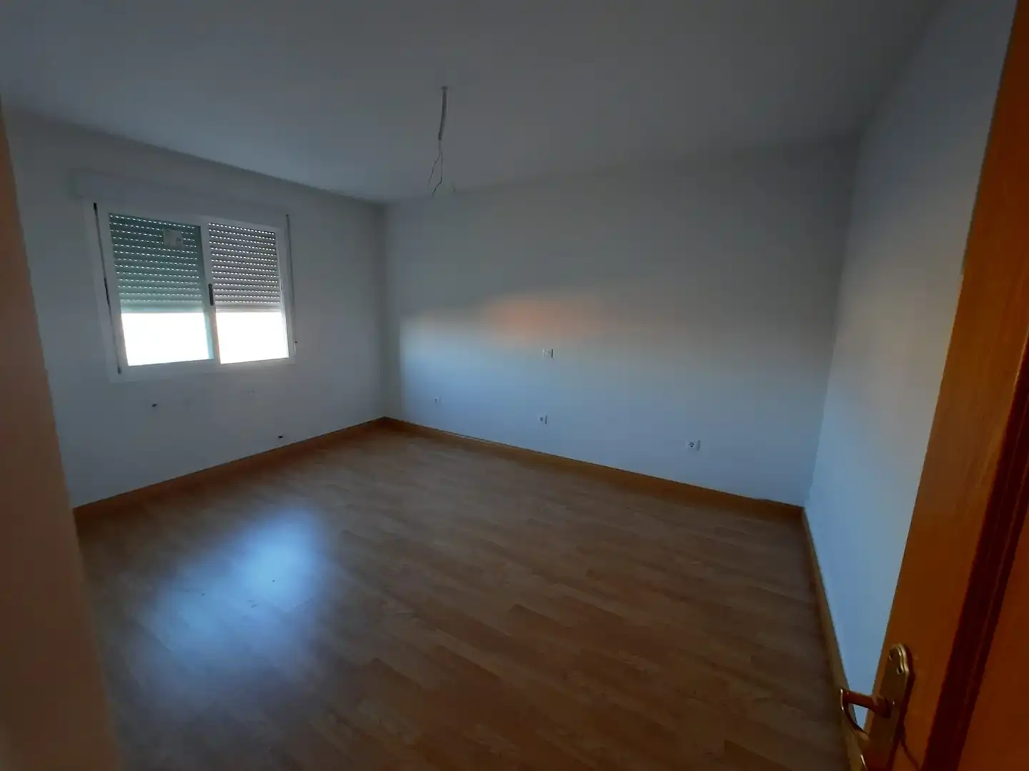 Schlafzimmer von Einfamilien-Reihenhaus zum Verkauf in Lillo mit Heizung und Möbliert