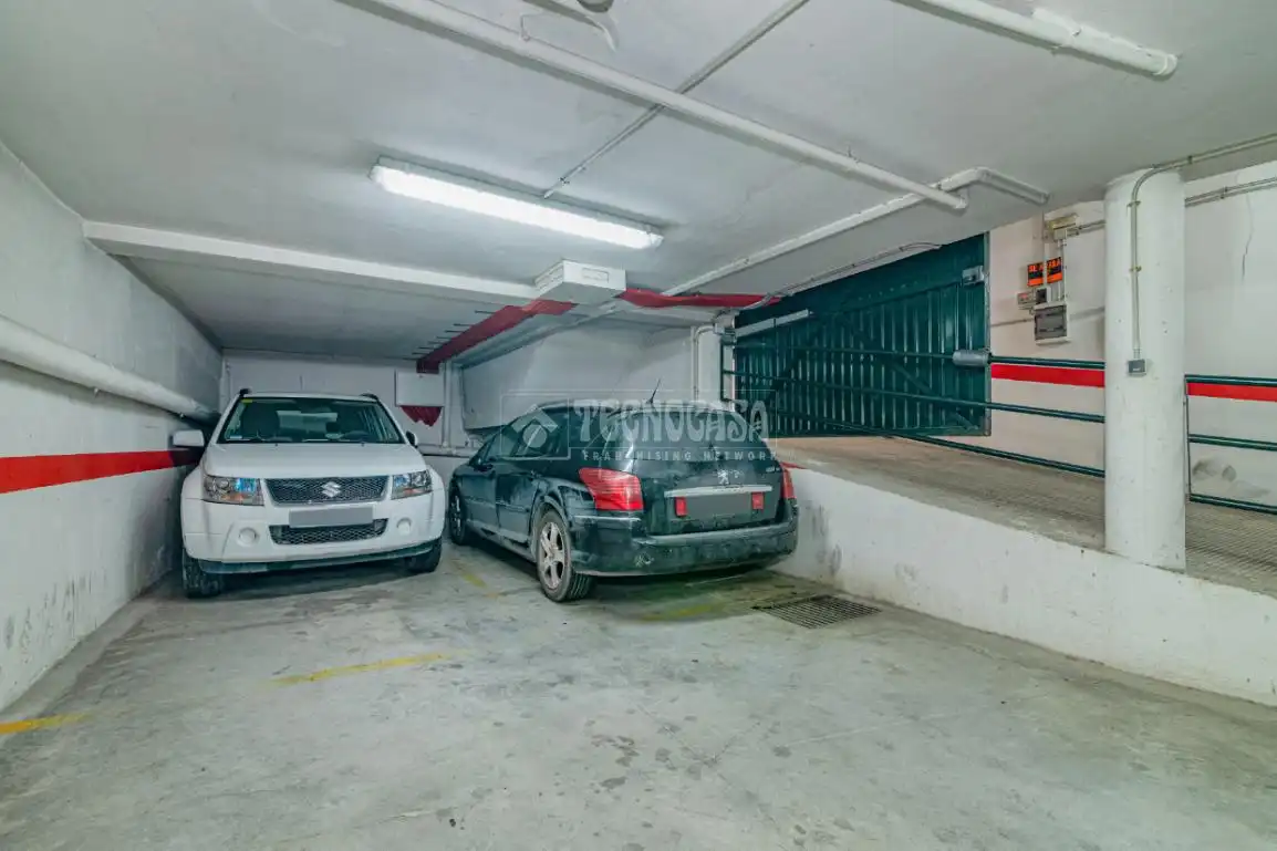 Parkplatz von Wohnung zum Verkauf in Lucena mit Klimaanlage, Terrasse und Abstellraum