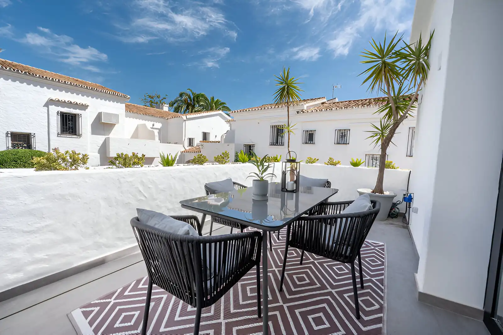 Terrassa de Casa adosada en venda en Marbella amb Calefacció, Terrassa i Piscina