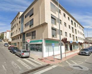 Vista exterior de Pis en venda en Plasencia amb Calefacció i Jardí privat