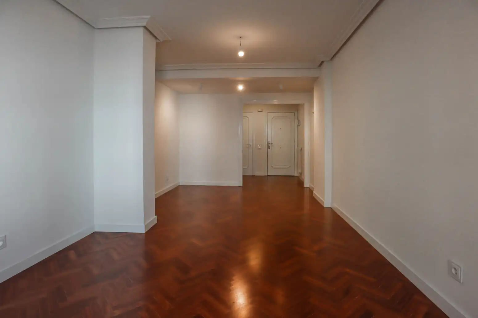 Wohnung zur Miete in Oviedo  mit Heizung und Parkett