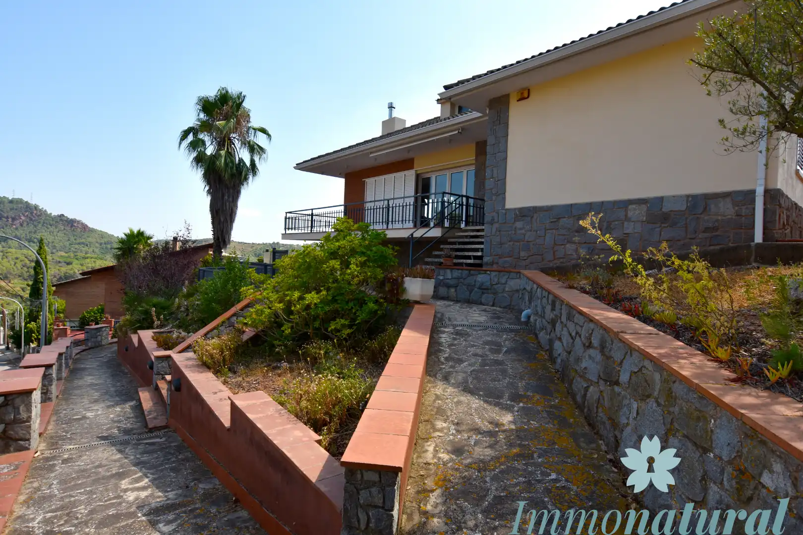 Vista exterior de Casa o chalet en venta en Torrelles de Llobregat con Aire acondicionado, Calefacción y Jardín privado