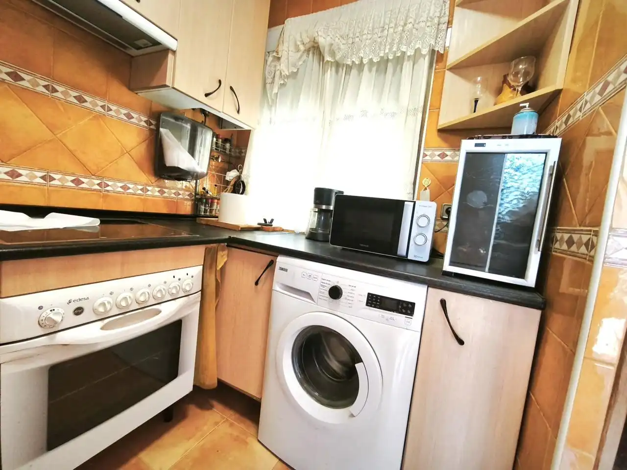 Cuina de Casa o xalet en venda en Villa del Prado amb Aire condicionat, Calefacció i Jardí privat