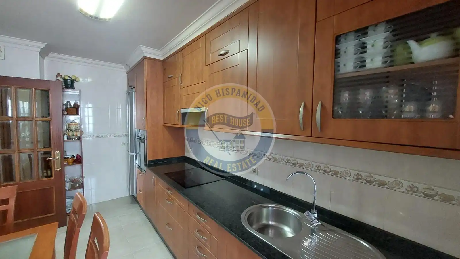 Cocina de Piso en venta en Vigo  con Calefacción, Parquet y Trastero