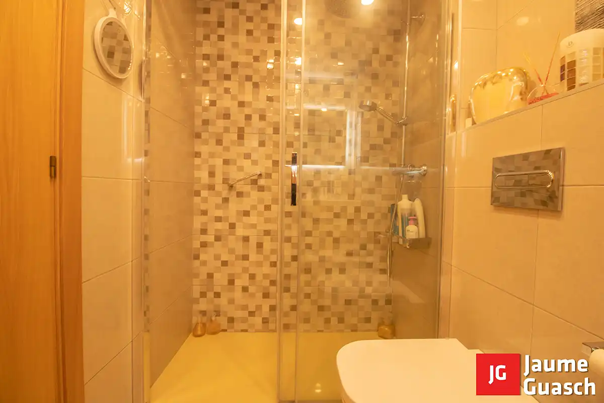 Bathroom of Flat for sale in Torredembarra  with Air Conditioner, Heating and Terrace