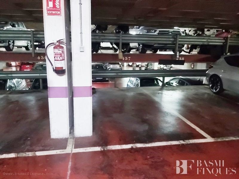 Garage for sale in MADRID, Sants-Badal