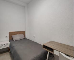 Dormitori de Apartament per a compartir en Castellón de la Plana / Castelló de la Plana amb Moblat, Forn i Microones