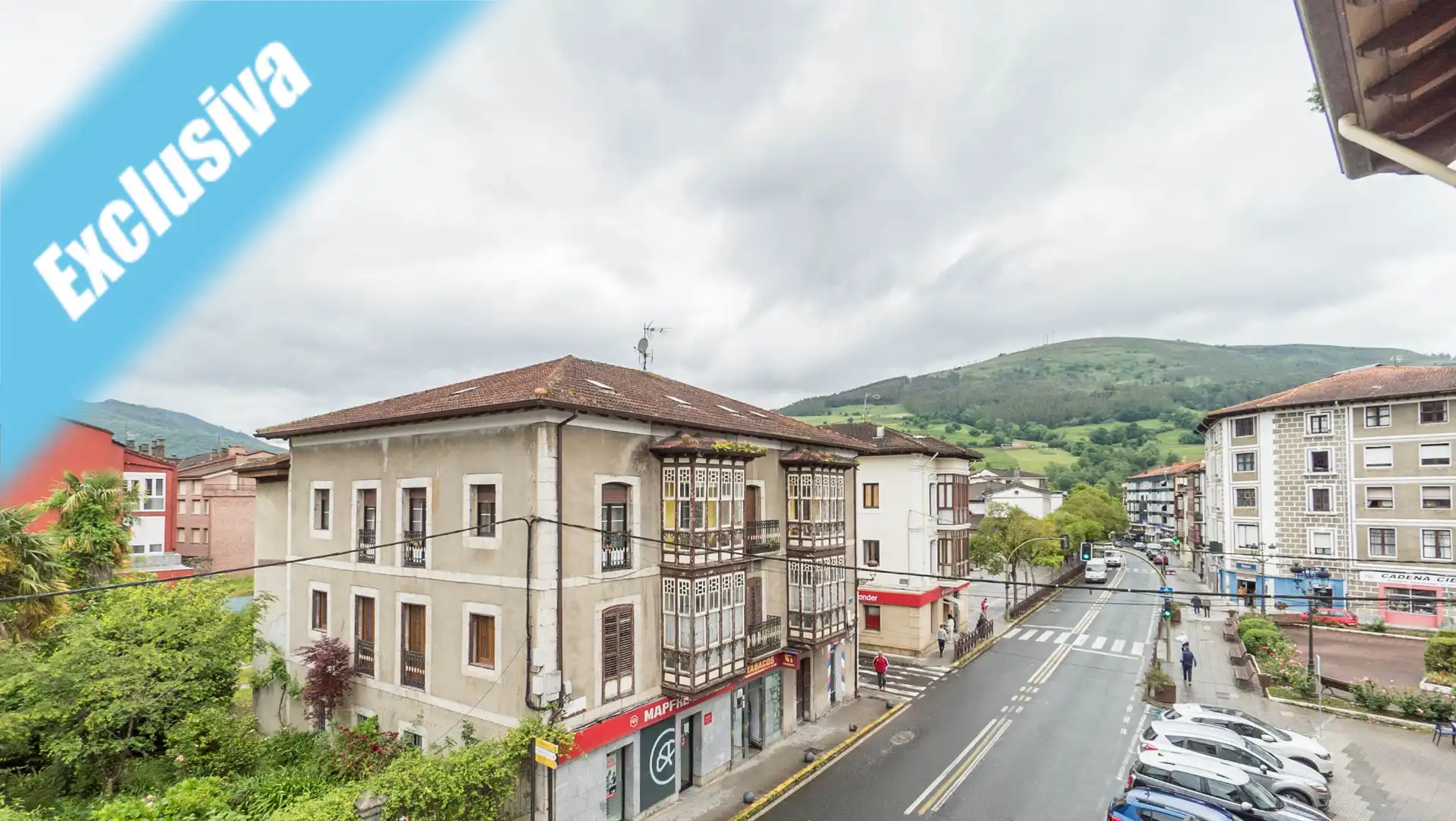 Vista exterior de Pis en venda en Ramales de la Victoria amb Jardí privat, Terrassa i Balcó