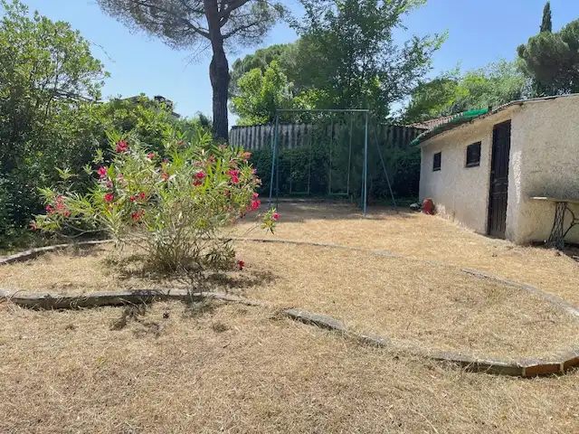 Jardí de Casa o xalet en venda en Laguna de Duero amb Aire condicionat, Moblat i Forn
