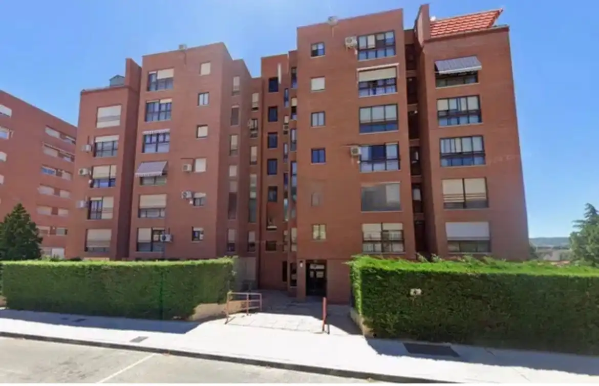 Vista exterior de Piso en venta en Guadalajara con Calefacción, Terraza y Amueblado