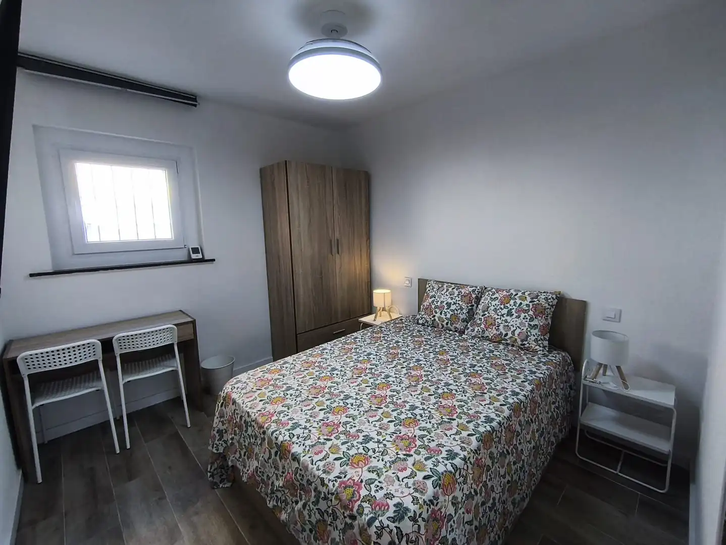 Bedroom of Flat for share in Madrid  with Heating, Furnished and Washing machine
