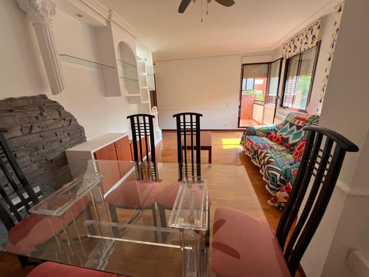 Sala de estar de Piso en venta en  Logroño con Calefacción, Terraza y Balcón