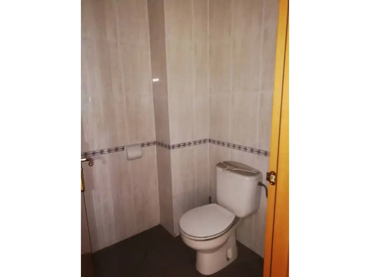 Bathroom of Commercial properties for rent in Terrassa