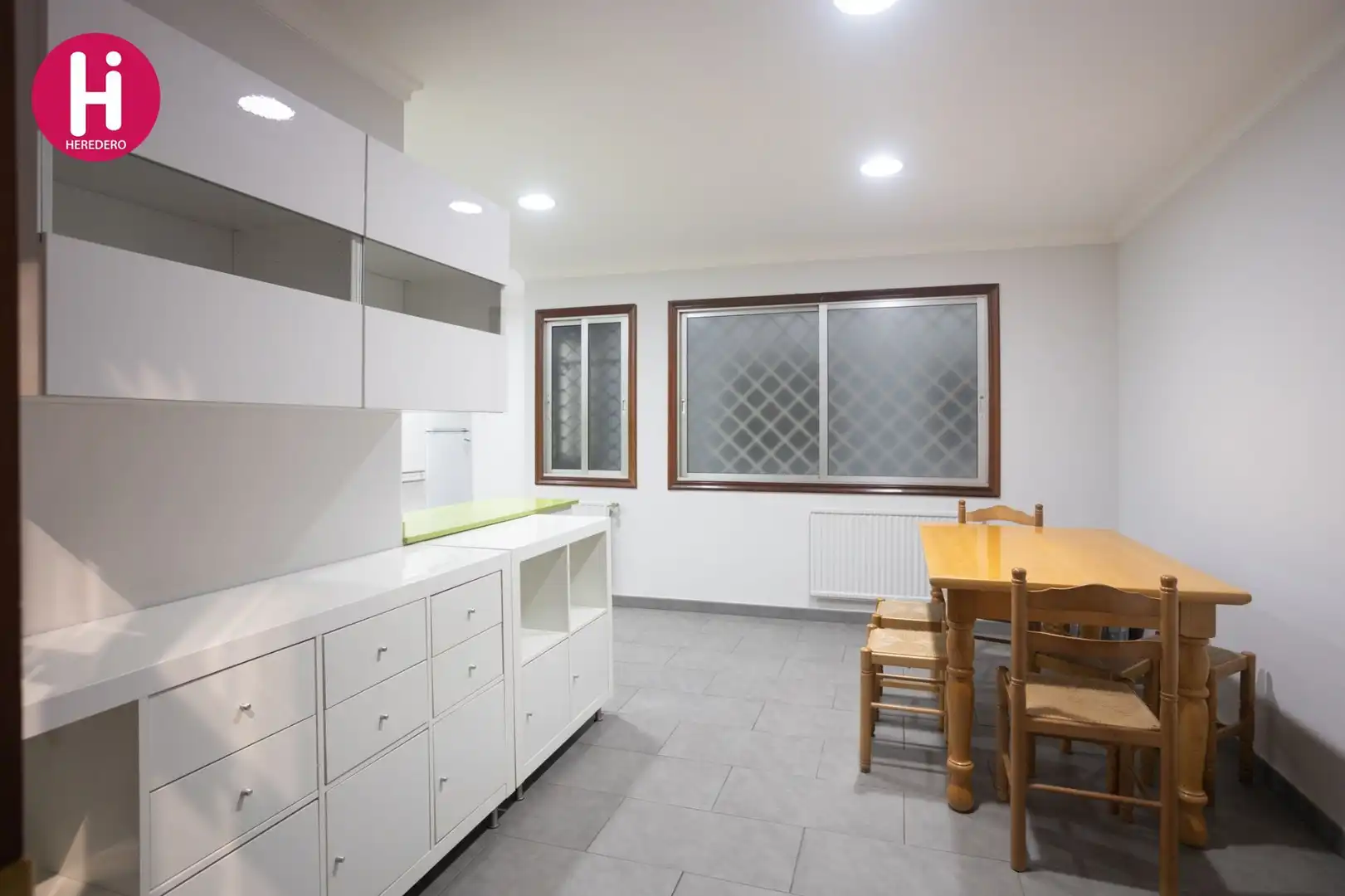 Küche von Wohnung zum Verkauf in Vigo  mit Heizung und Abstellraum