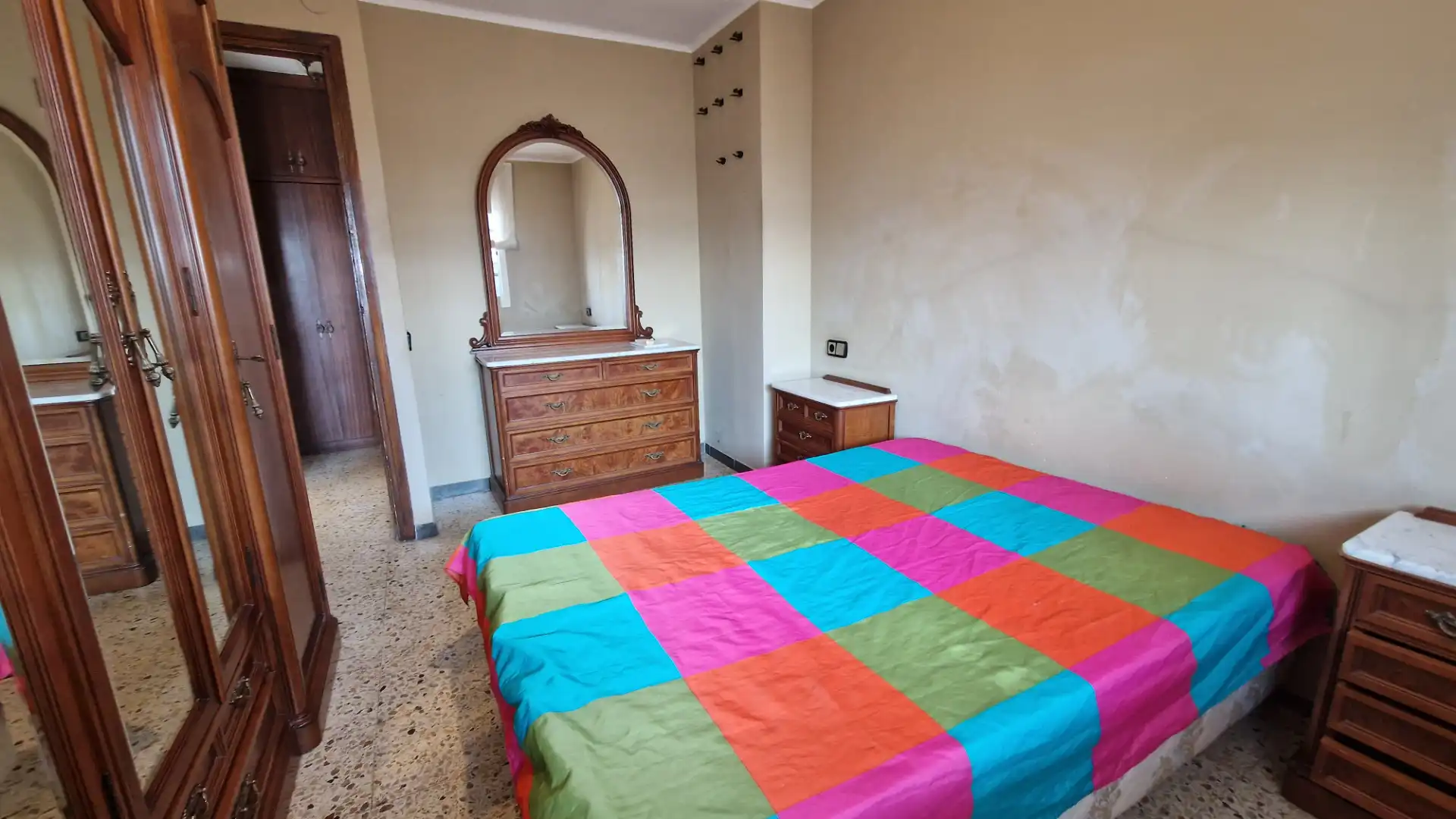 Schlafzimmer von Dachboden zum Verkauf in Santa Coloma de Gramenet mit Klimaanlage, Heizung und Terrasse