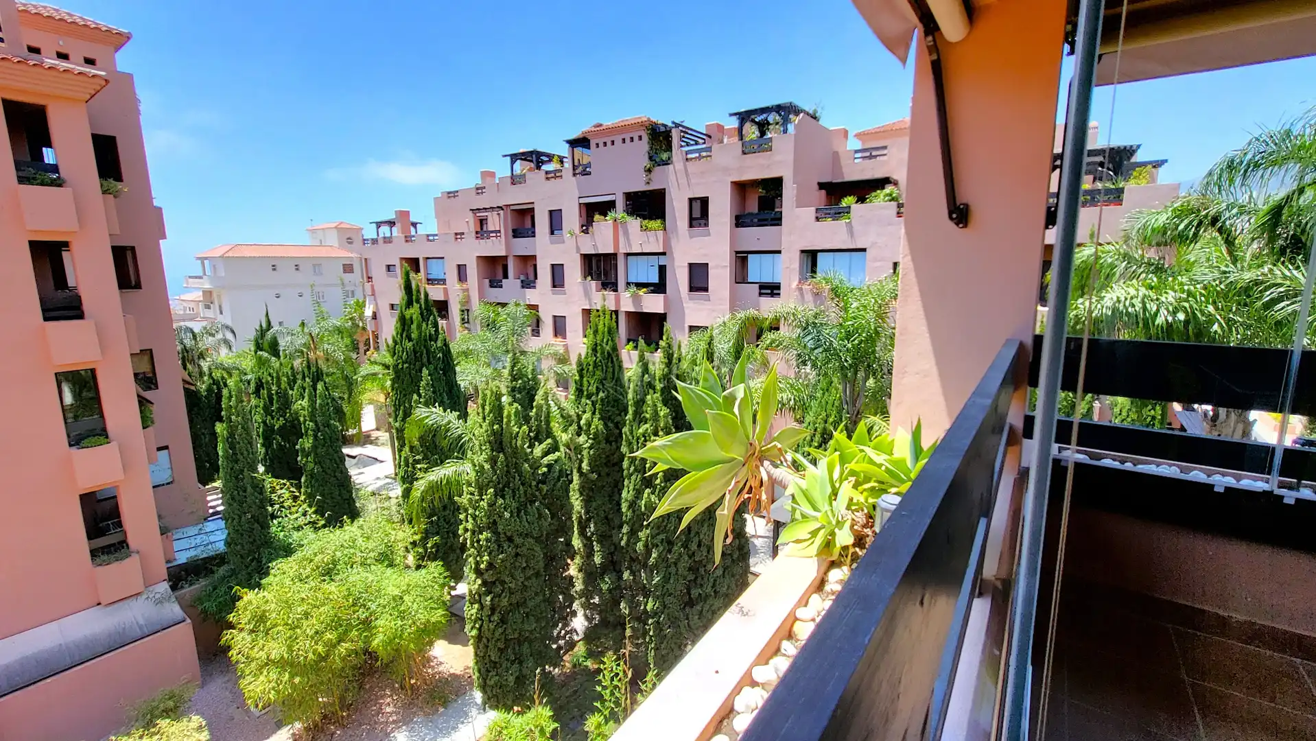 Exterior view of Flat for sale in Benalmádena  with Air Conditioner, Terrace and Furnished