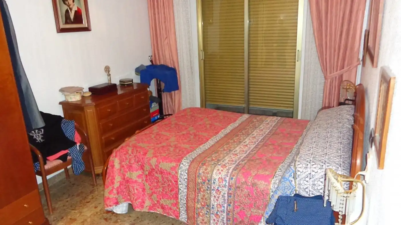 Dormitori de Casa o xalet en venda en Elda amb Aire condicionat, Terrassa i Balcó