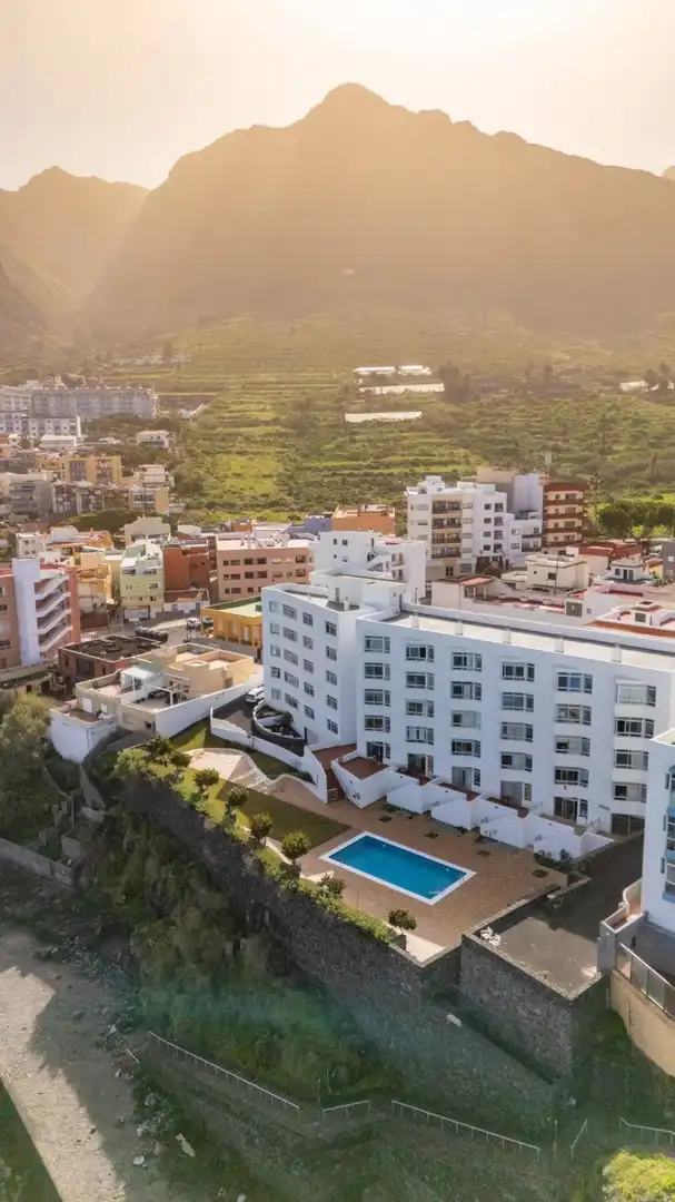 Vista exterior de Apartament en venda en San Cristóbal de la Laguna amb Jardí privat, Terrassa i Piscina comunitària