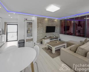 Sala d'estar de Apartament en venda en Vinaròs amb Aire condicionat, Terrassa i Moblat