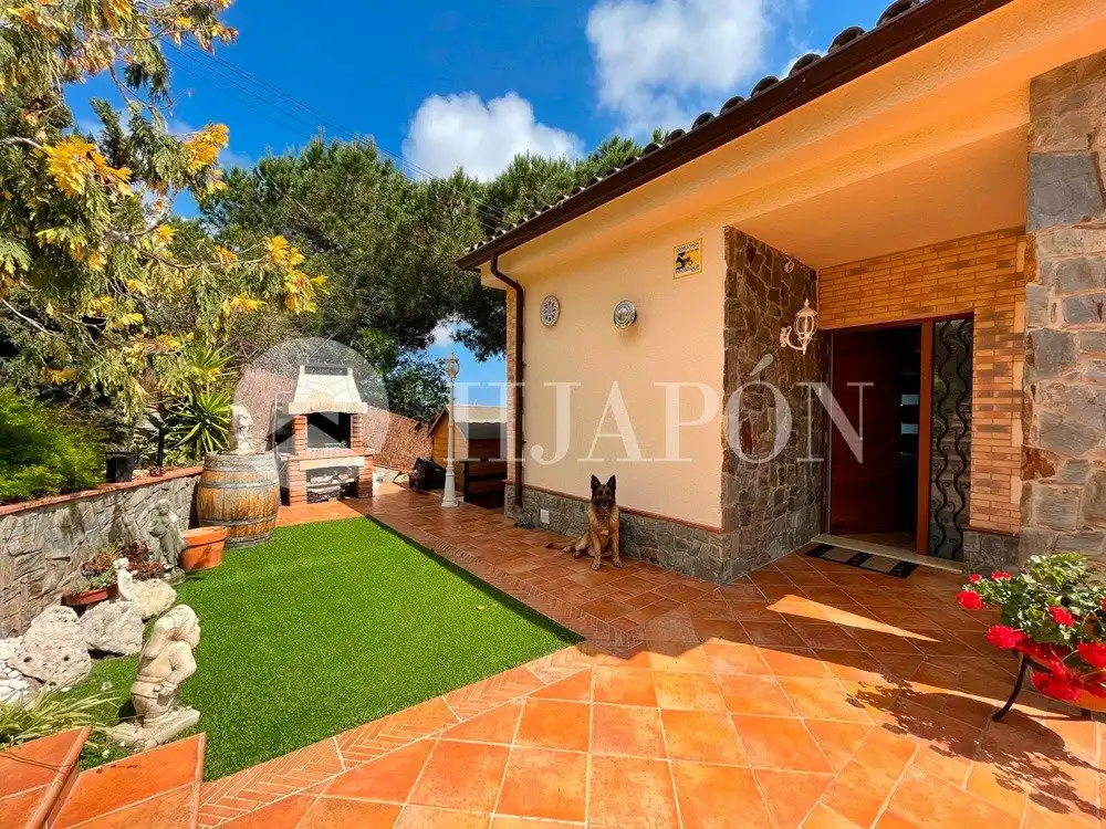 Jardí de Casa o xalet en venda en Alella amb Jardí privat, Terrassa i Traster
